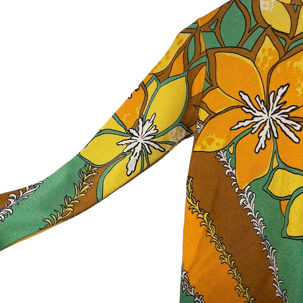 Vintage Women's 1960s crewneck long sleeve knit back zip USA made shirt- 36 - Picture 3 of 8